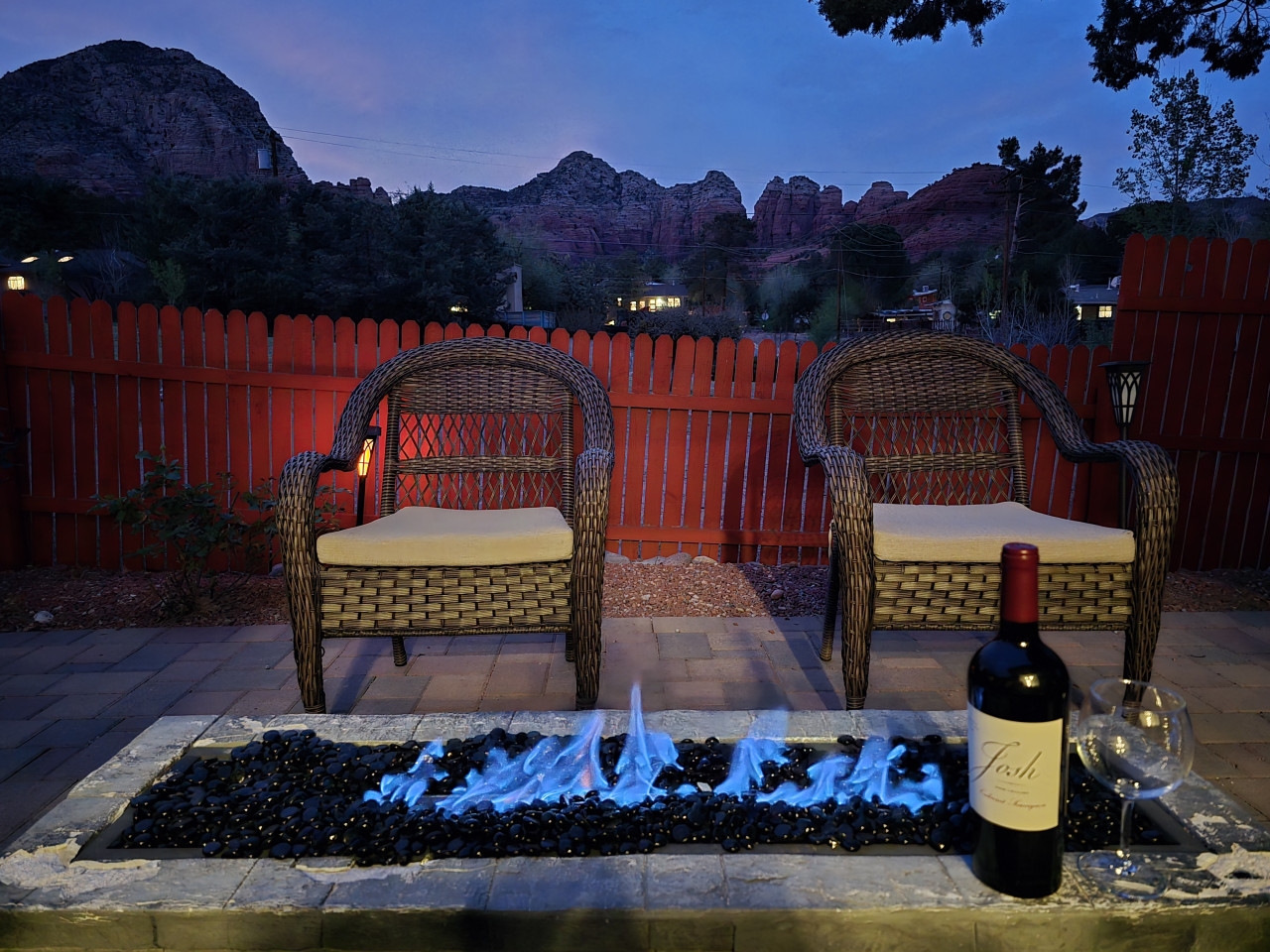 Luxury Sedona: Deck, Views, Hot Tub & Game Room