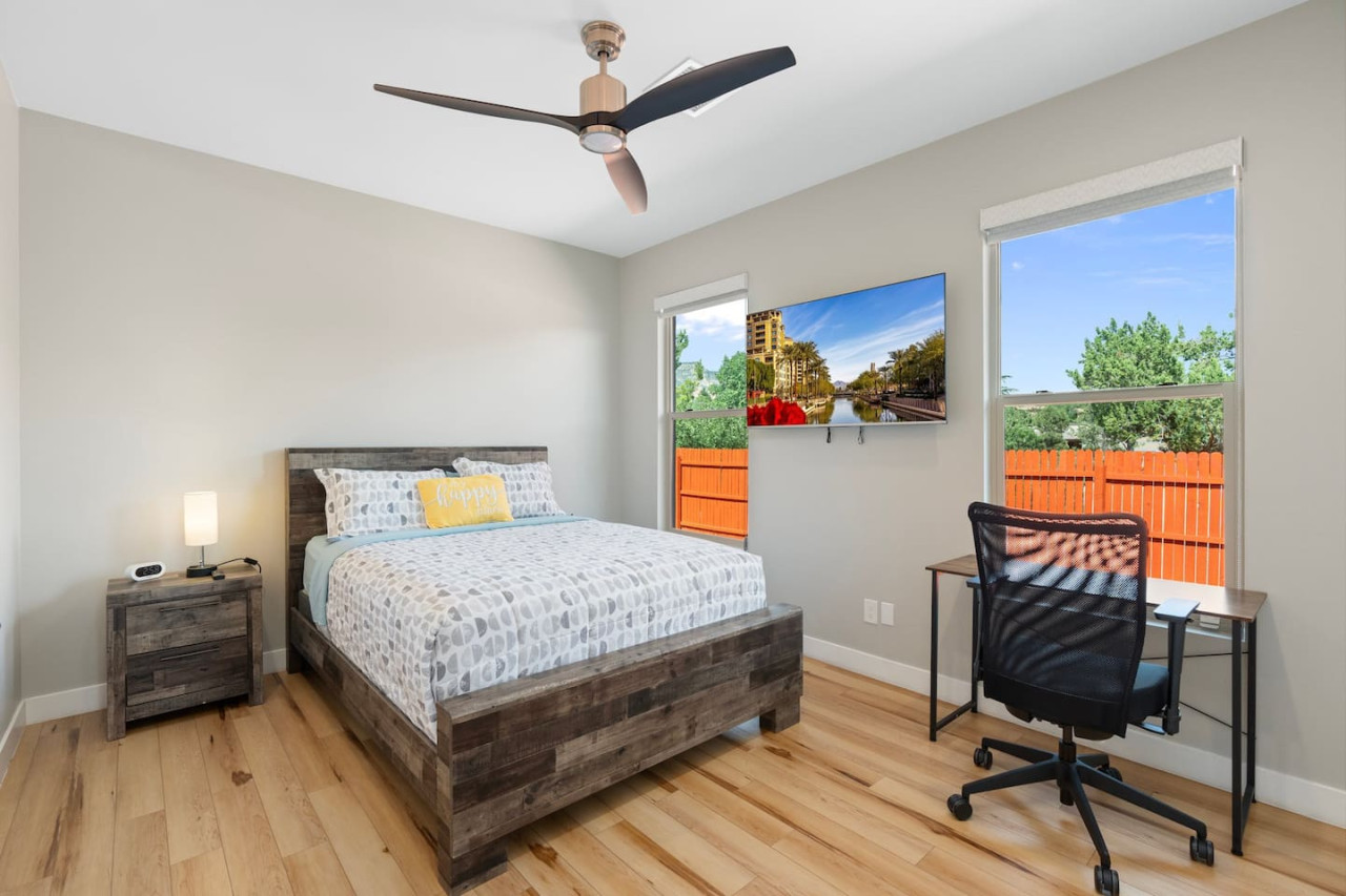 Luxury Sedona: Deck, Views, Hot Tub & Game Room