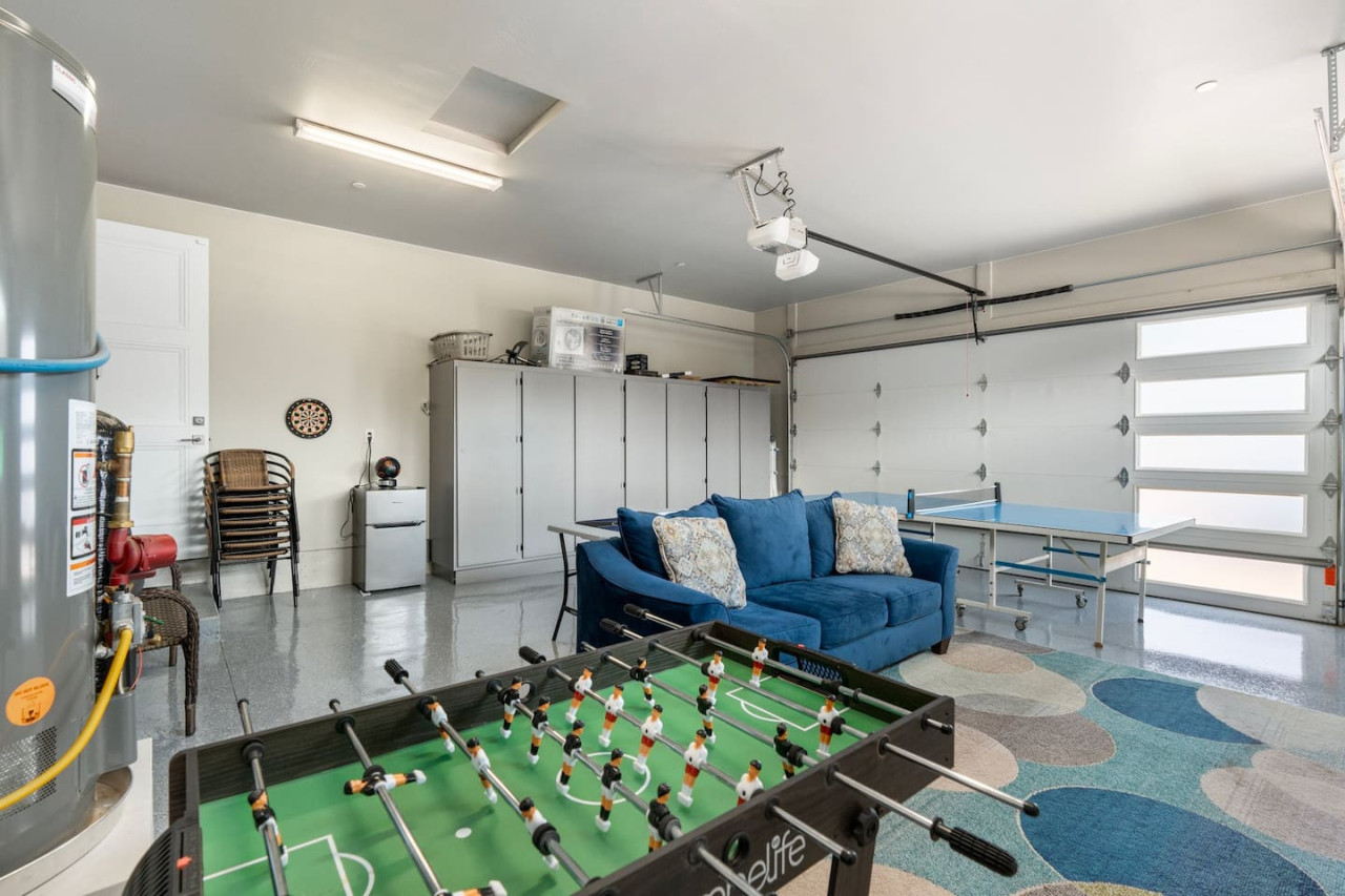 Luxury Sedona: Deck, Views, Hot Tub & Game Room