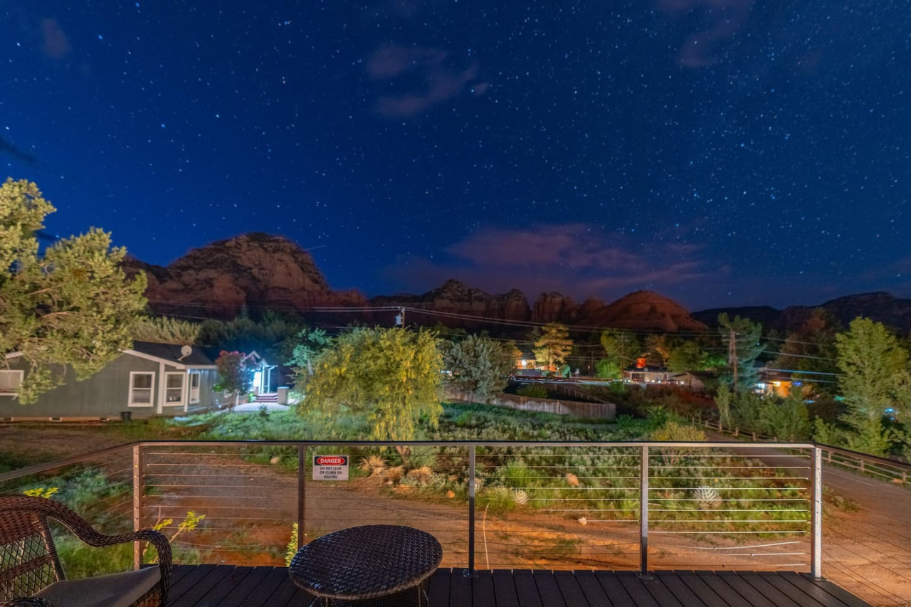 Luxury Sedona: Deck, Views, Hot Tub & Game Room