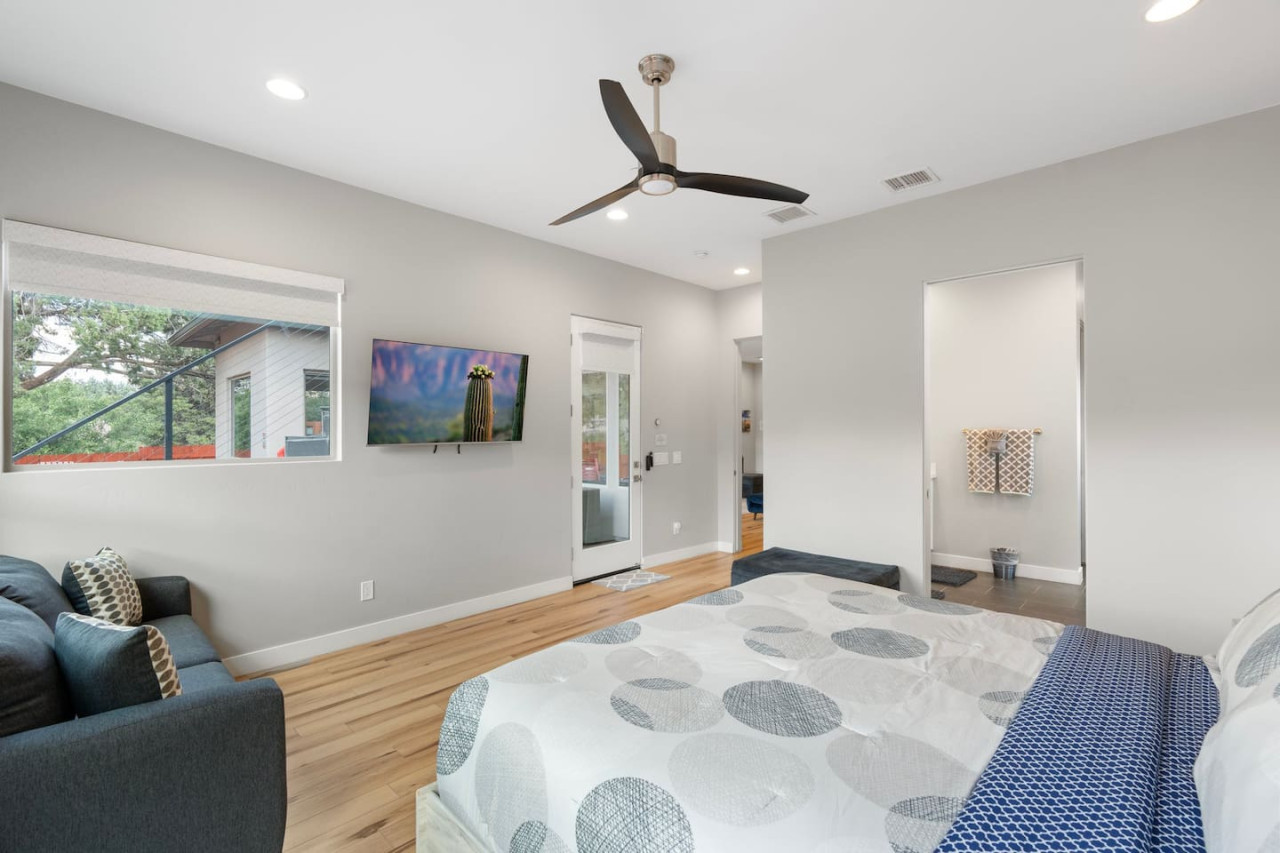 Luxury Sedona: Deck, Views, Hot Tub & Game Room