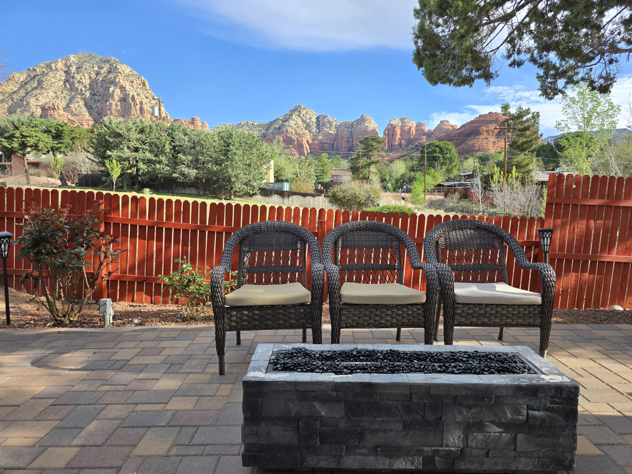 Luxury Sedona: Deck, Views, Hot Tub & Game Room