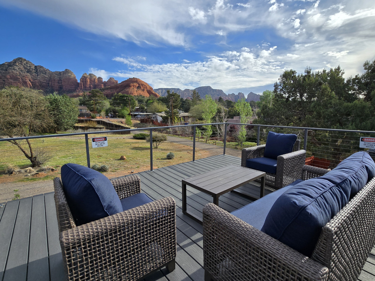 Luxury Sedona: Deck, Views, Hot Tub & Game Room