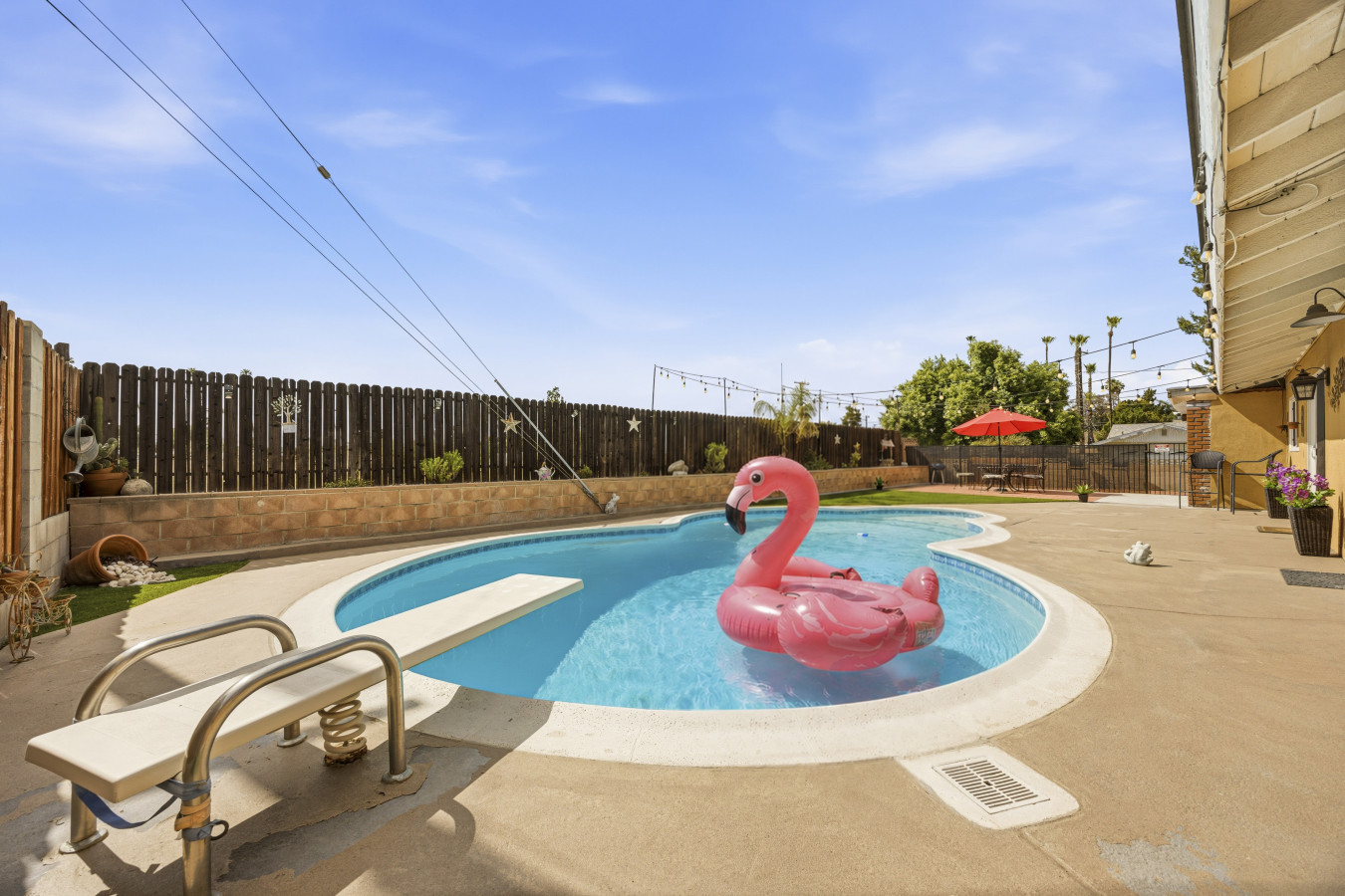 Charming 3br W/ Hills Views, Pool & Billiards - Hemet, CA
