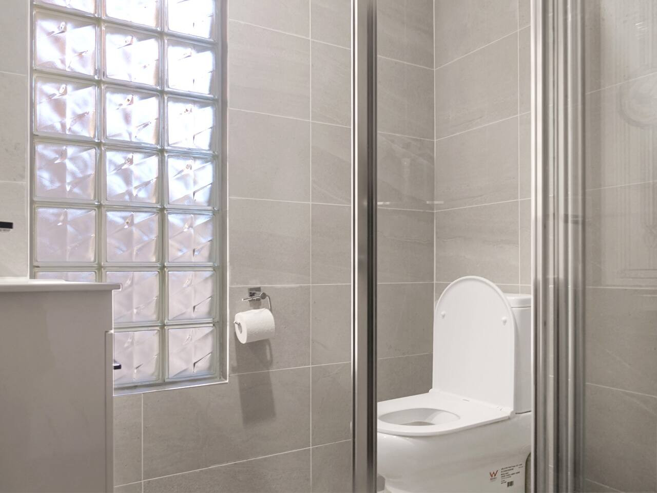 Experience ultimate comfort in our full bathroom.
