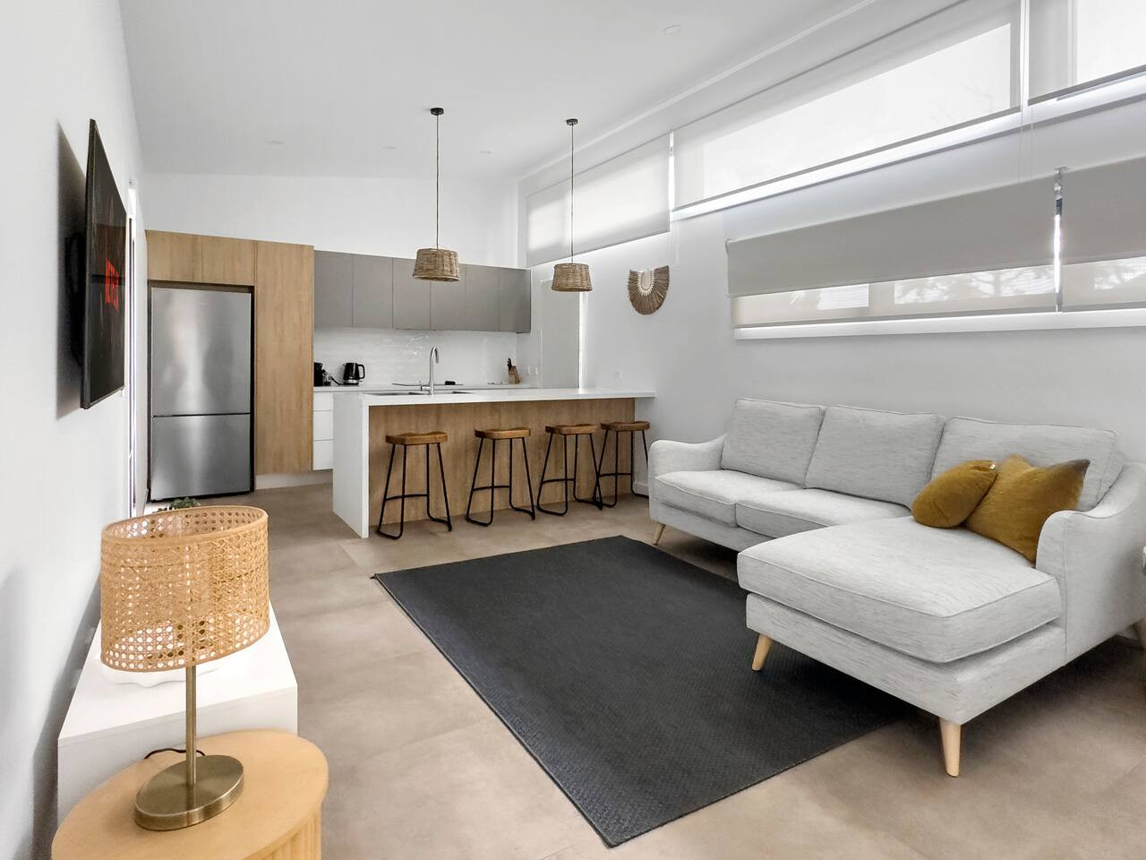 Modern, open space with chic decor. The heart of the home. Start your vacation!