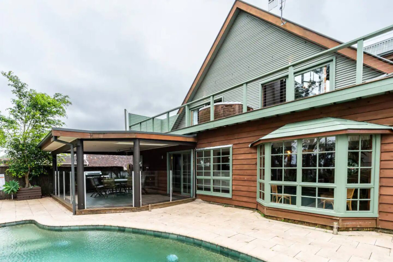 Blissful Lakefront Pool & Oasis - Lake Munmorah