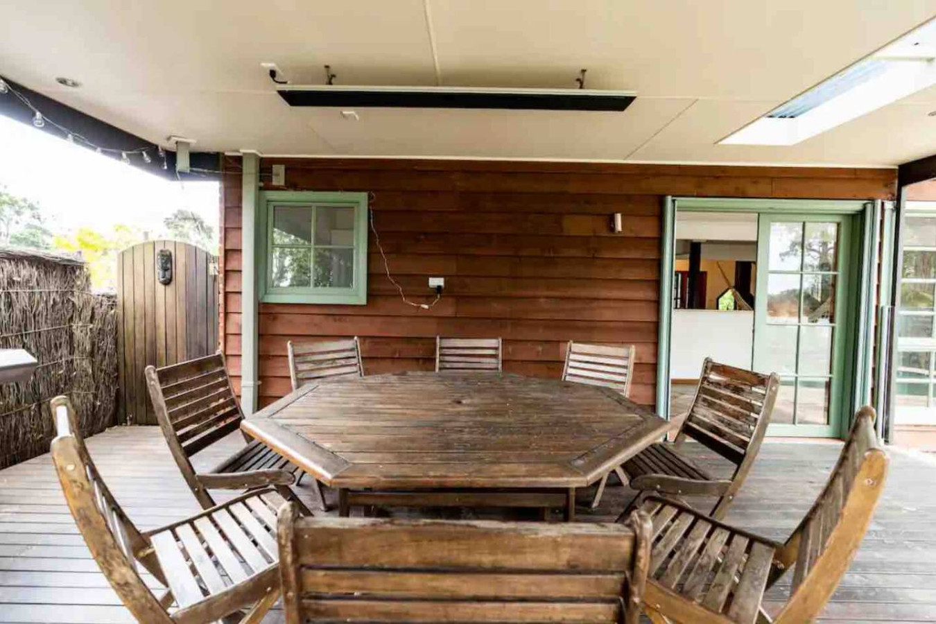 Blissful Lakefront Pool & Oasis - Lake Munmorah