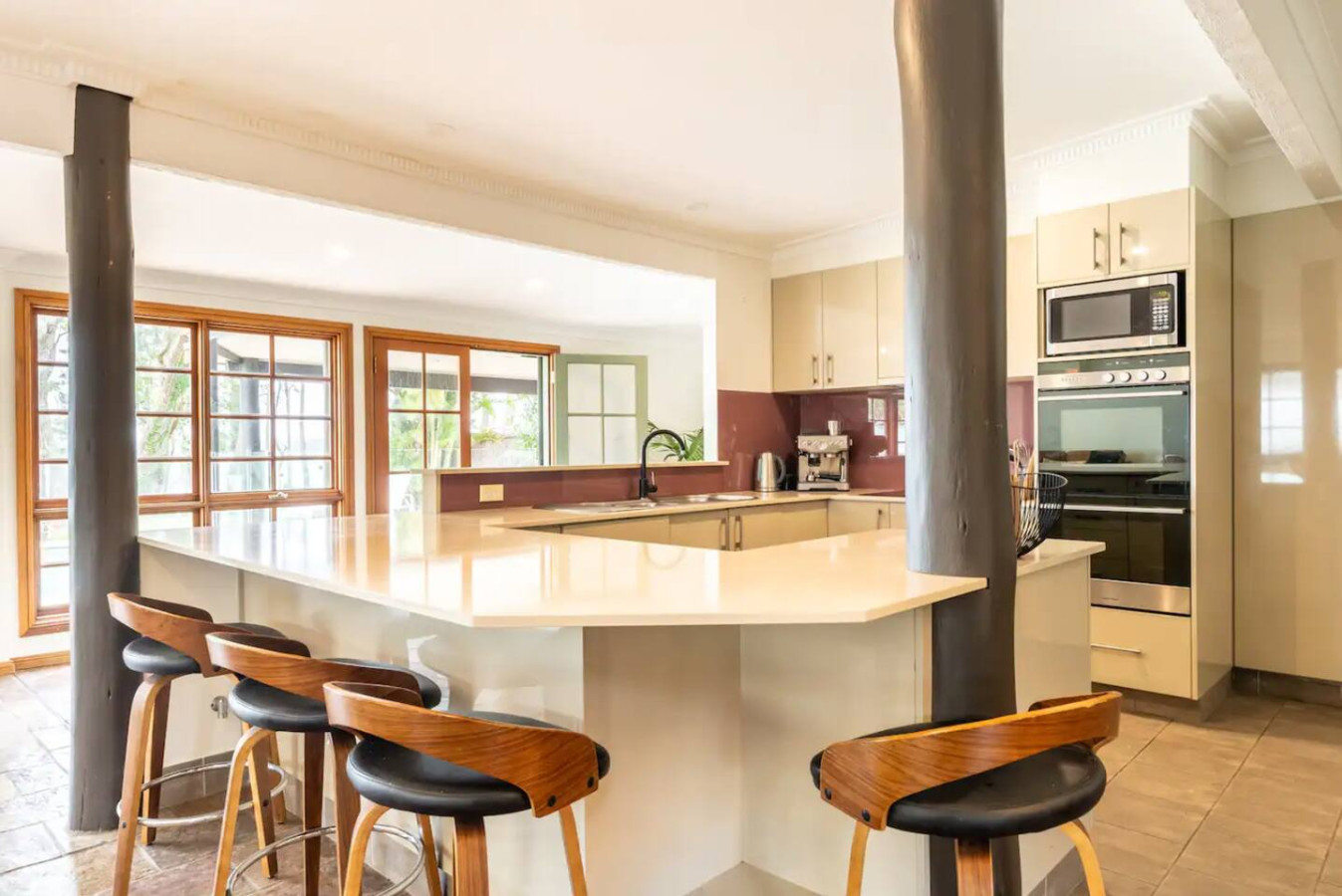 Blissful Lakefront Pool & Oasis - Lake Munmorah