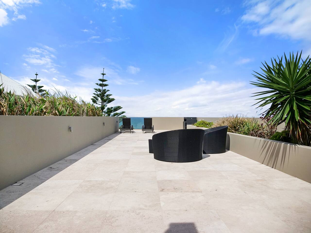Breathe in the sea air. Ideal for morning and evening chats. Reserve your spot now!