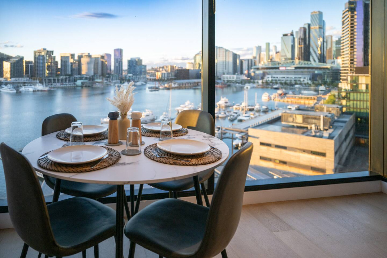 Dining with a View: Savoring Every Bite with Lakefront and Cityscape Panoramas