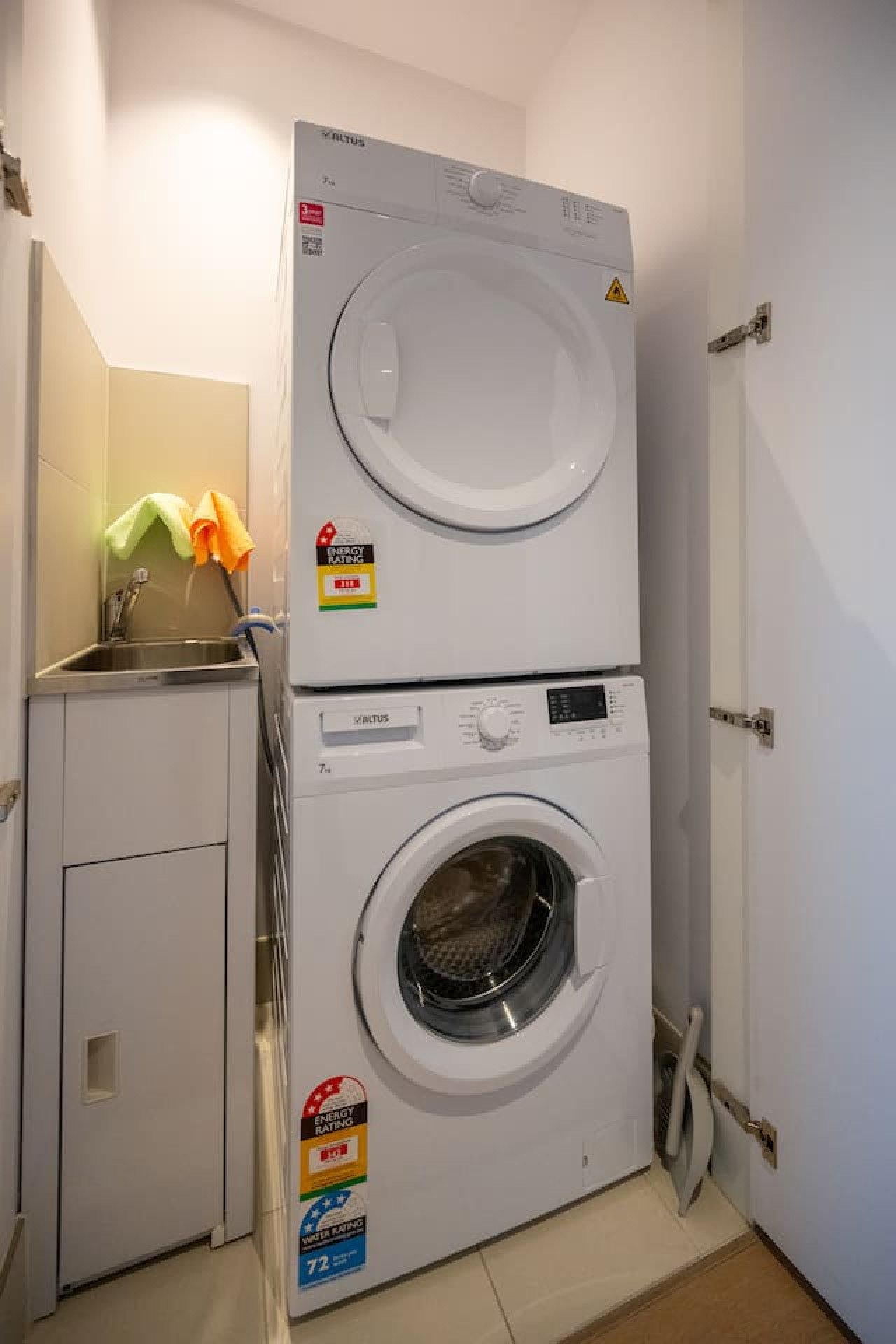 Effortless Cleanliness: Your Convenient Laundry Corner