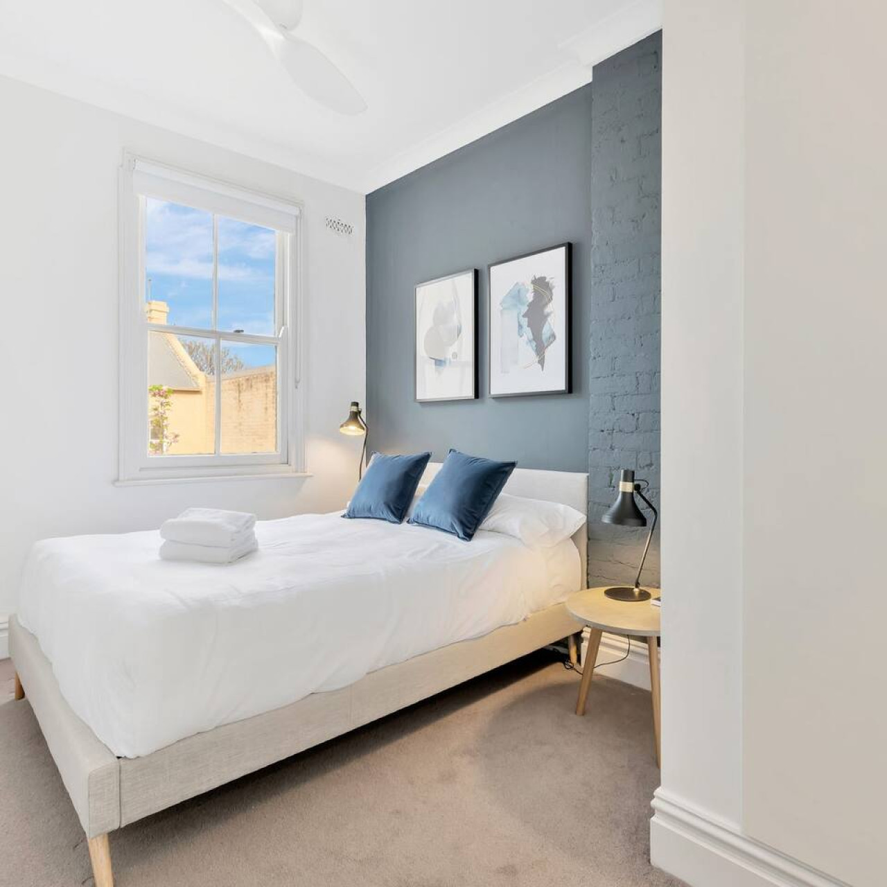 Minimalist second bedroom with elegant accents – By Superhostly