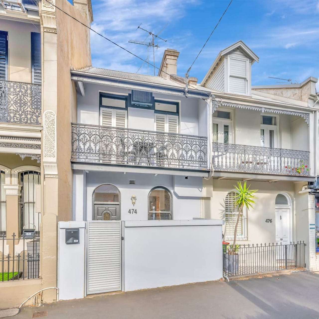 Charming terrace facade in a quiet neighborhood – By Superhostly