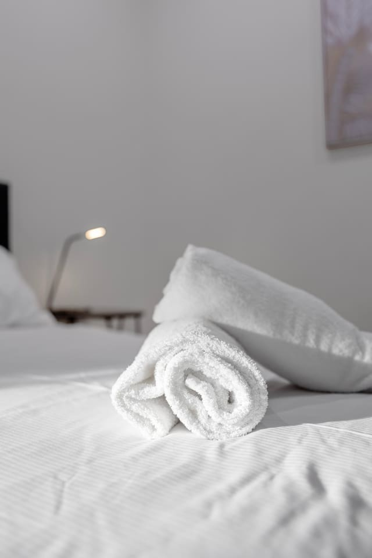 We prepare every bed with crisp linens and neatly folded towels. By Superhostly