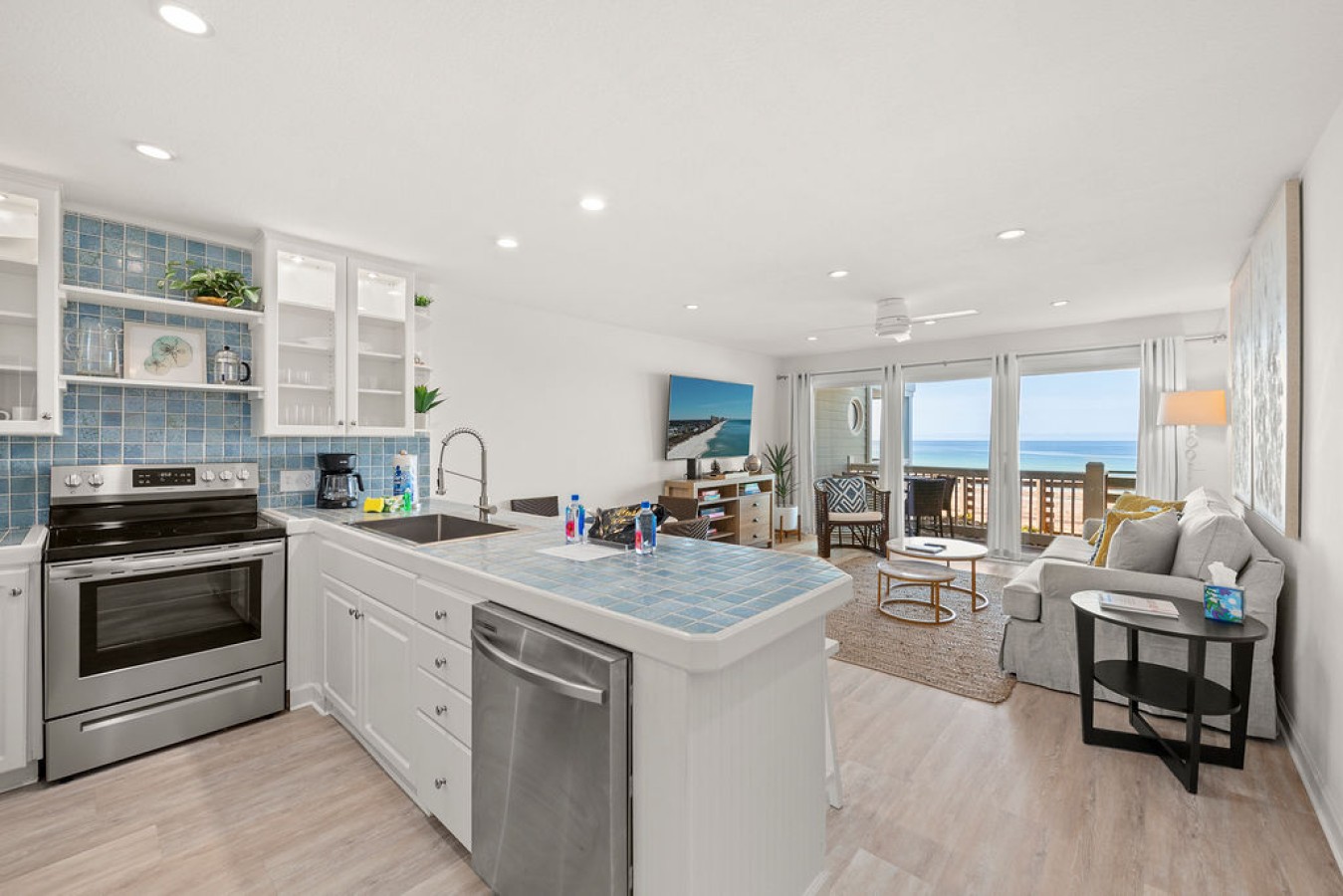 Mistral 7 Beachfront Condo with Ocean Views