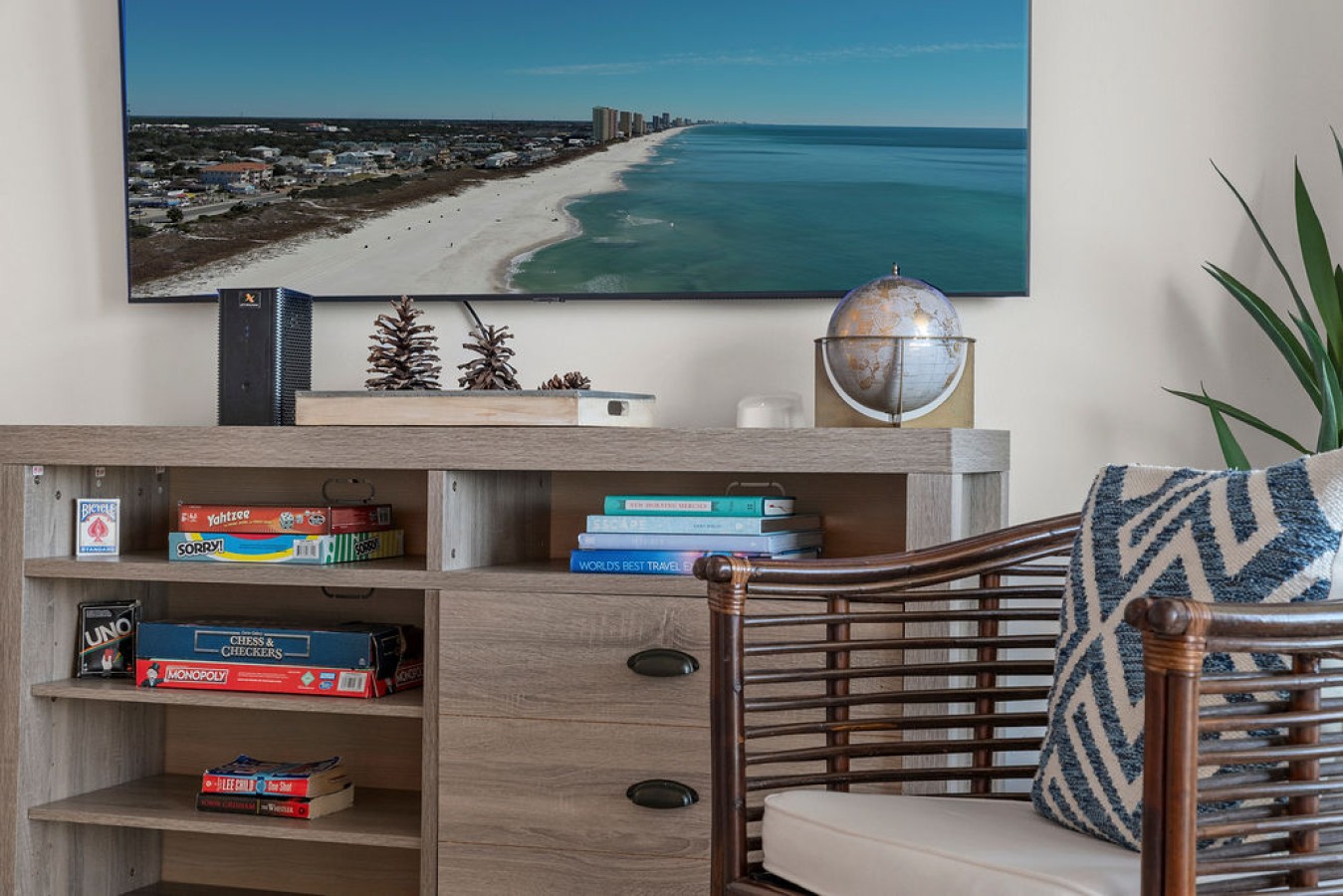 Mistral 7 Beachfront Condo with Ocean Views