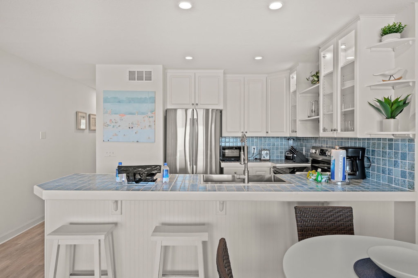 Mistral 7 Beachfront Condo with Ocean Views