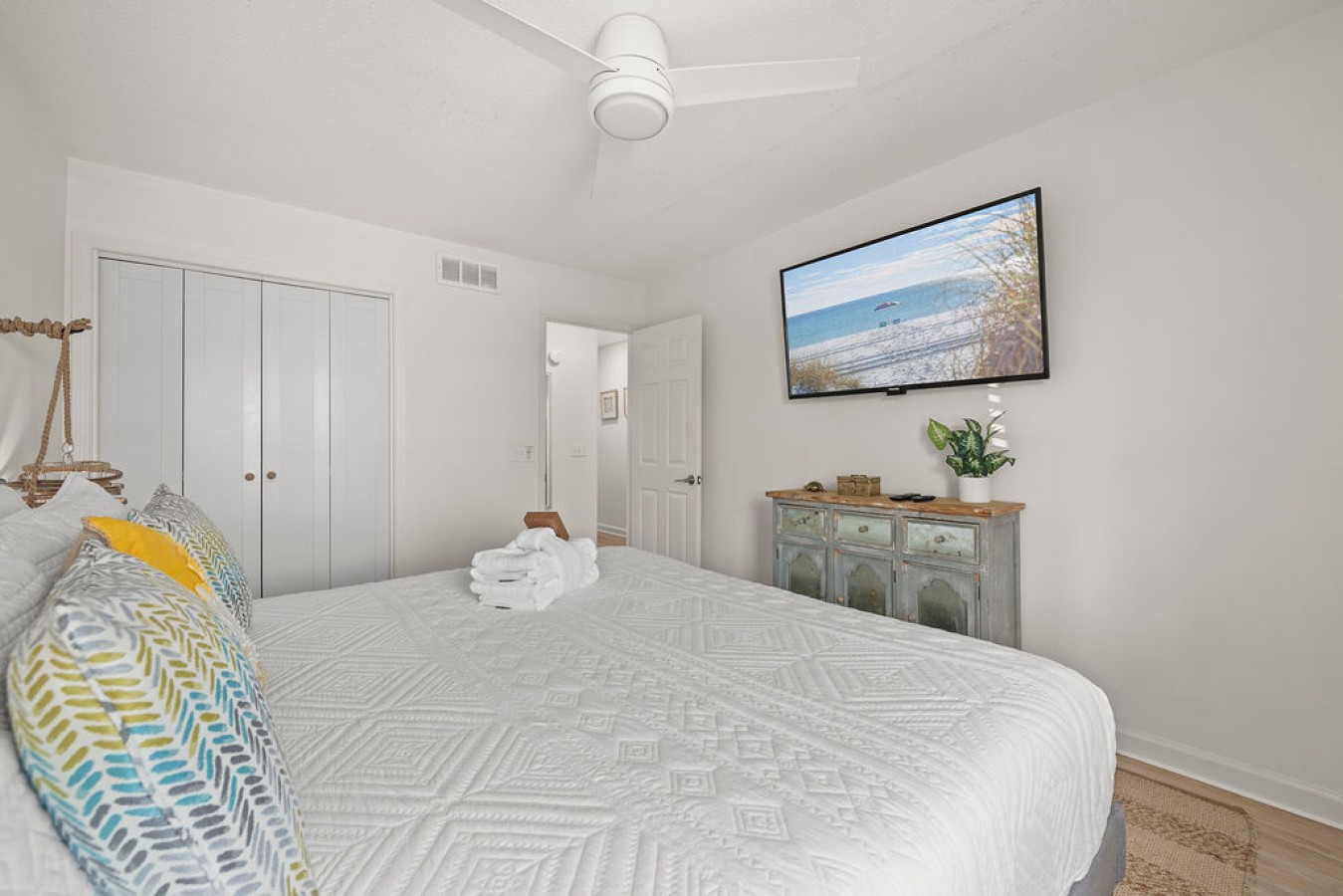 Mistral 7 Beachfront Condo with Ocean Views