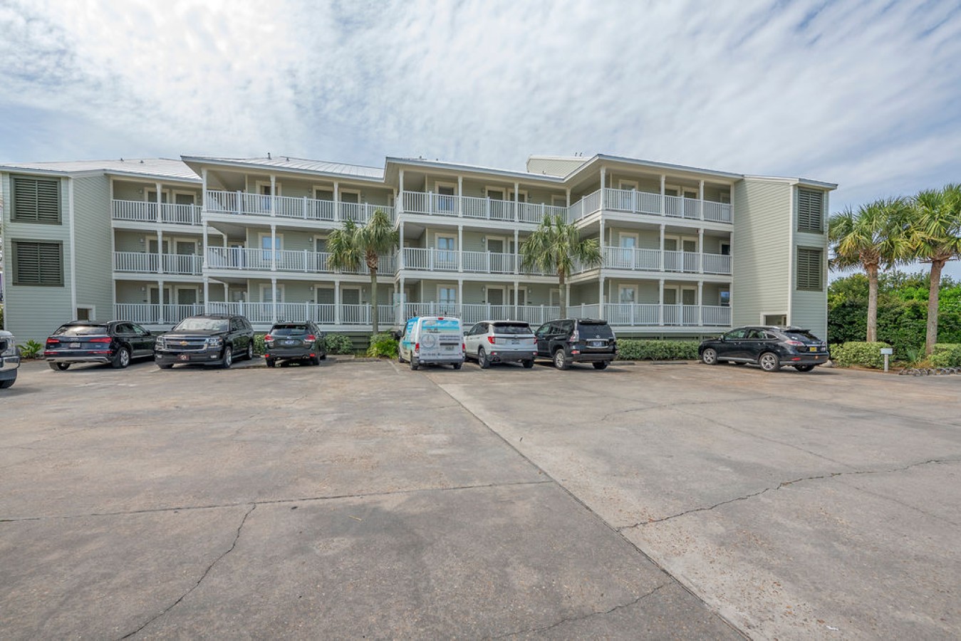 Mistral 7 Beachfront Condo with Ocean Views