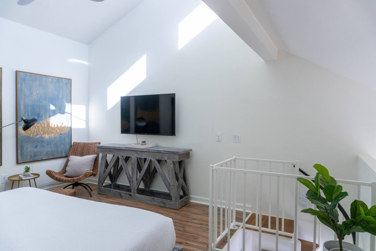 Mistral Breeze 19 ~ Elegant 30A Beachfront