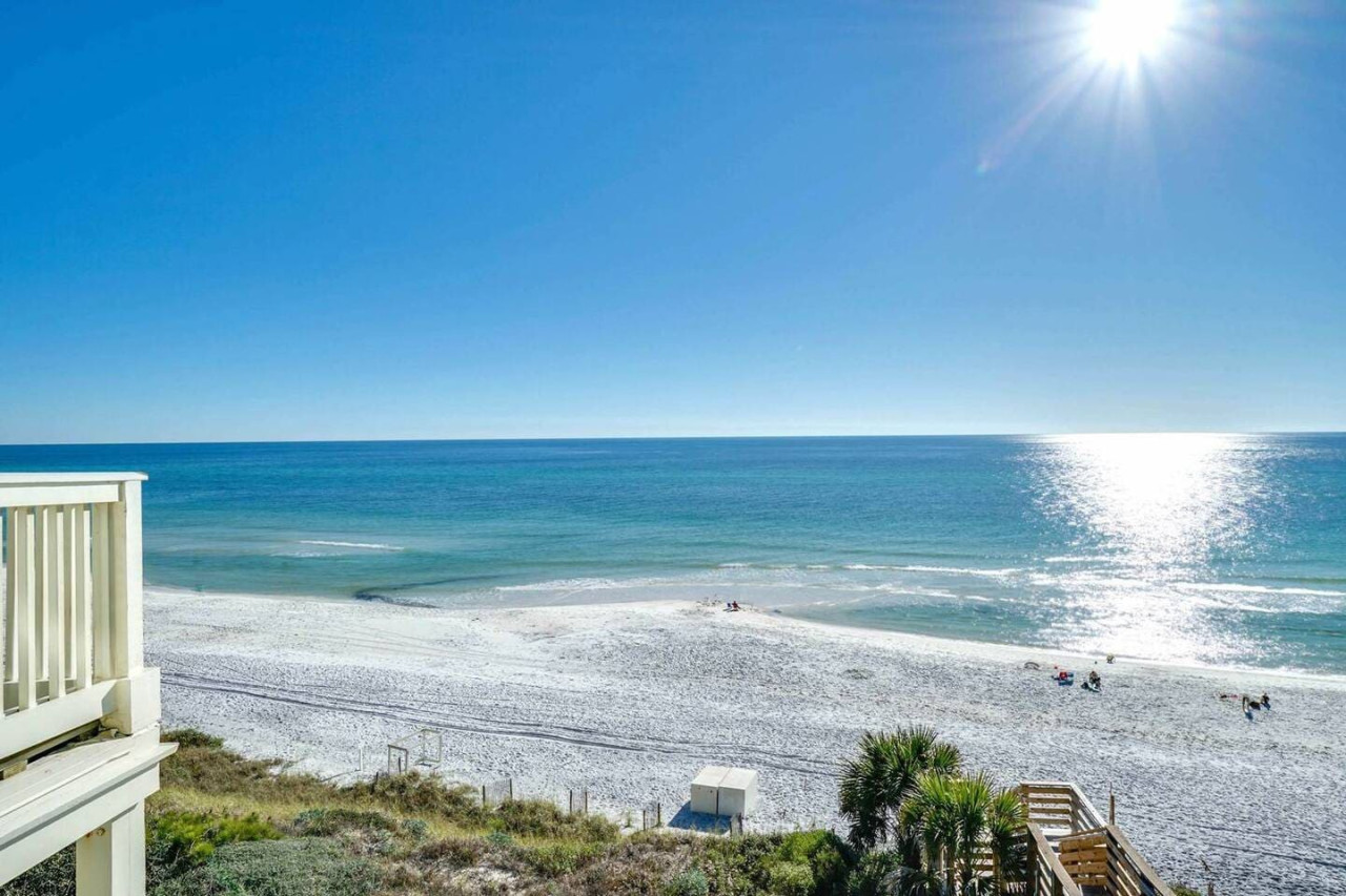 Mistral Breeze 19 ~ Elegant 30A Beachfront