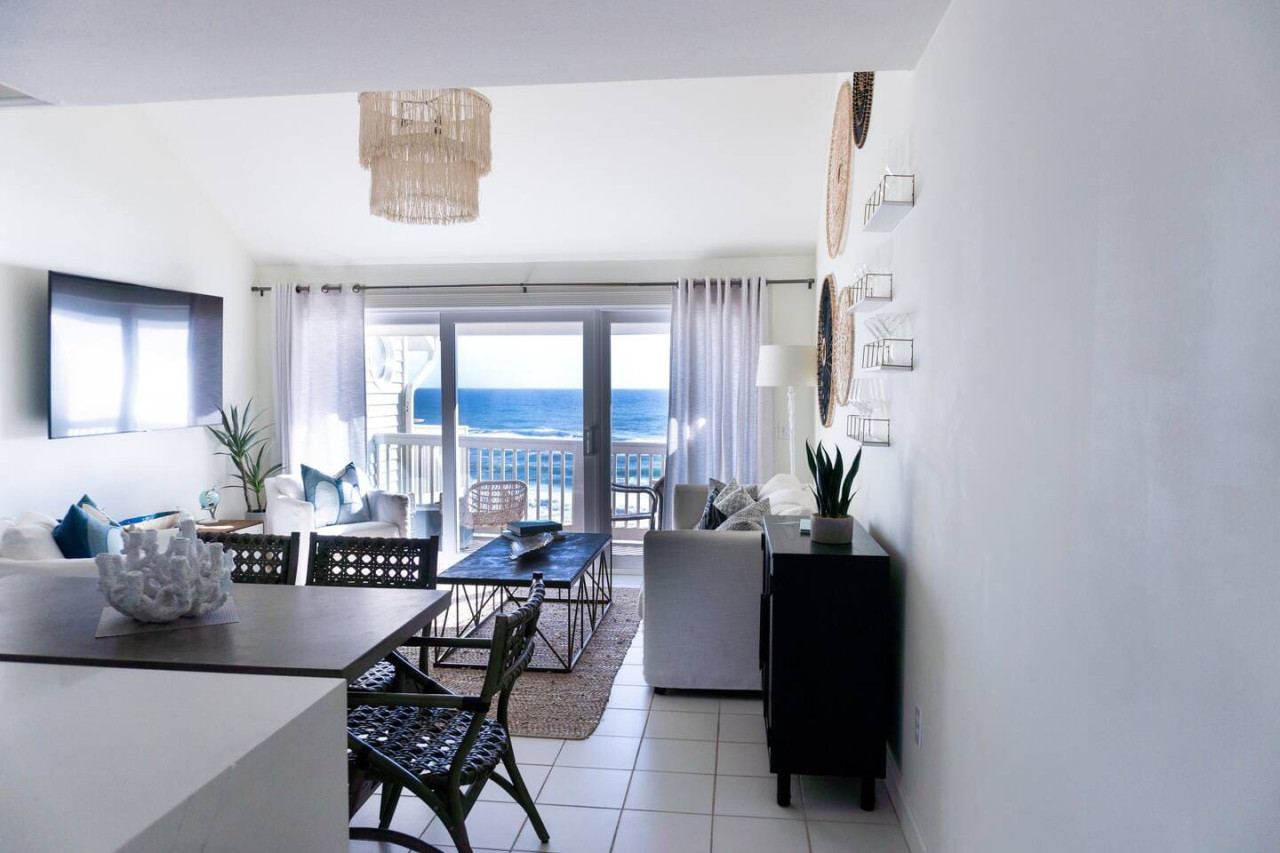 Mistral Breeze 19 ~ Elegant 30A Beachfront