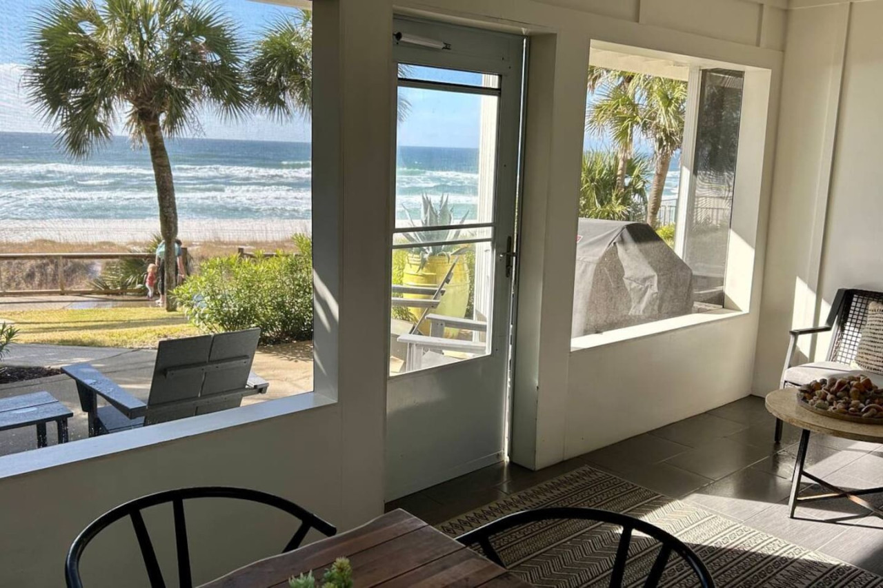 Beachfront Escape - Quiet Retreat On The Beach