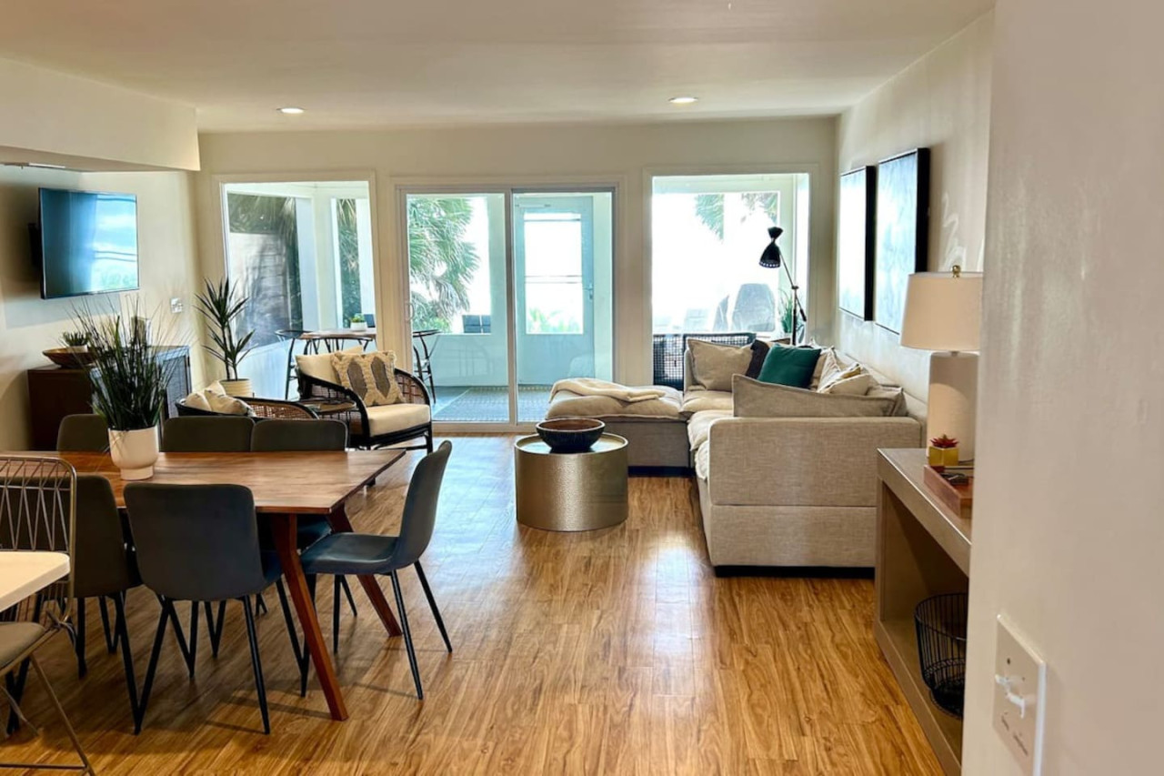 Beachfront Escape - Quiet Retreat On The Beach