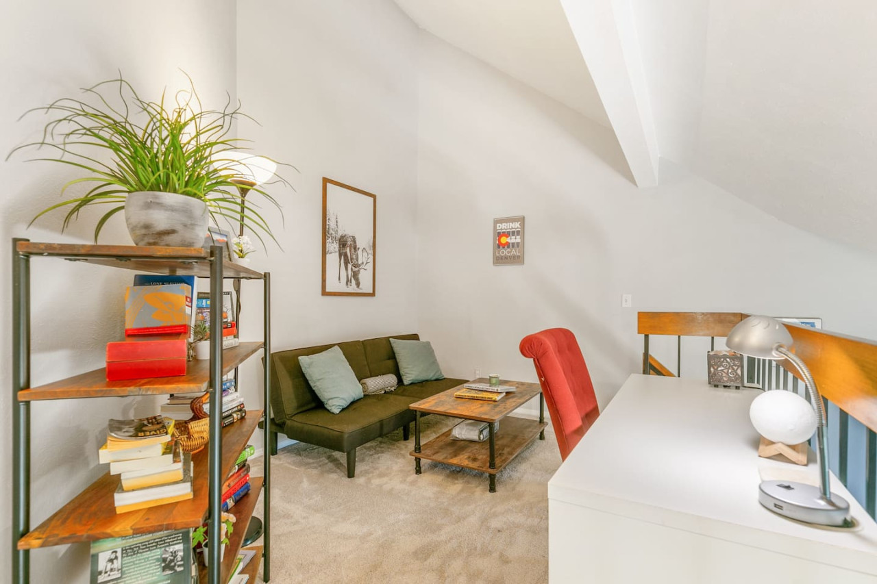 Cozy Condo With Loft And Garage - Inviting Urban Retreat - Denver, CO
