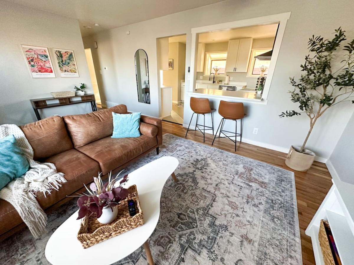 Modern Amenities And Cozy Charm - Inviting Retreat - Thornton, CO
