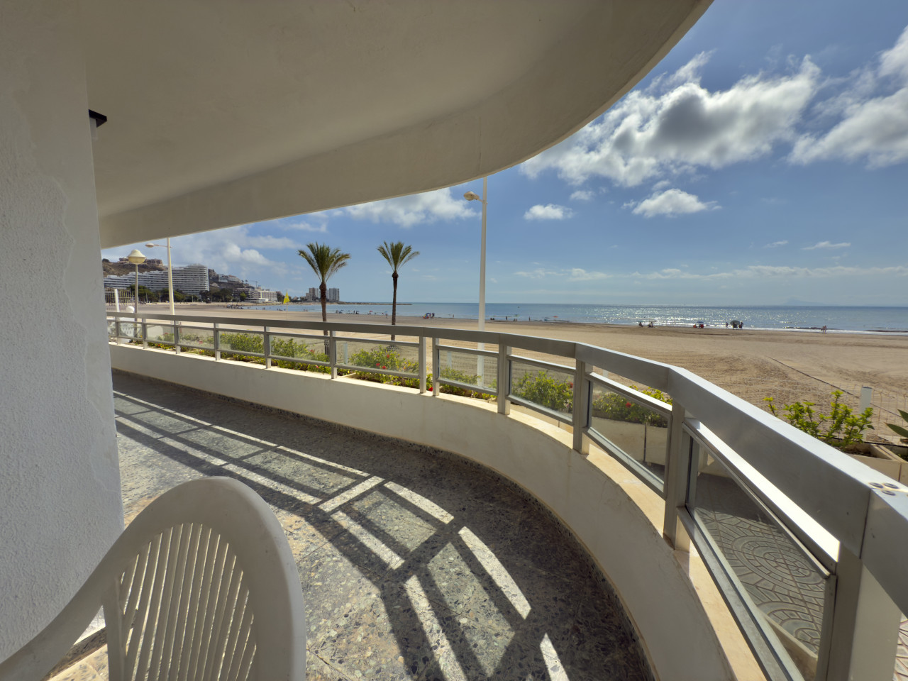 Beachfront Terrace Apartment - Cullera — foto 32