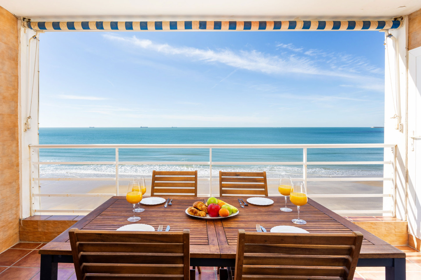 Bahia Beachfront Apartment — foto 21