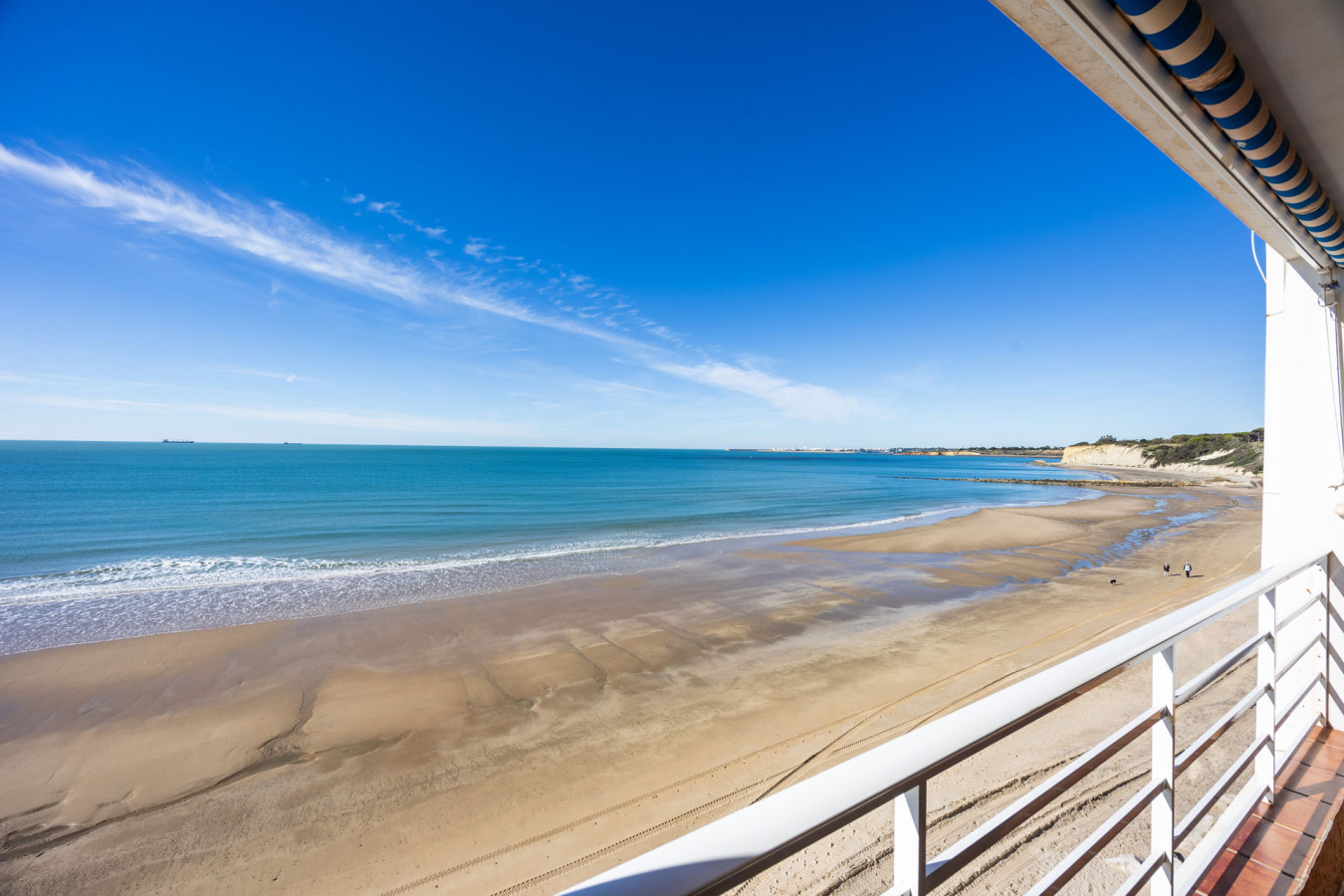 Bahia Beachfront Apartment — foto 19