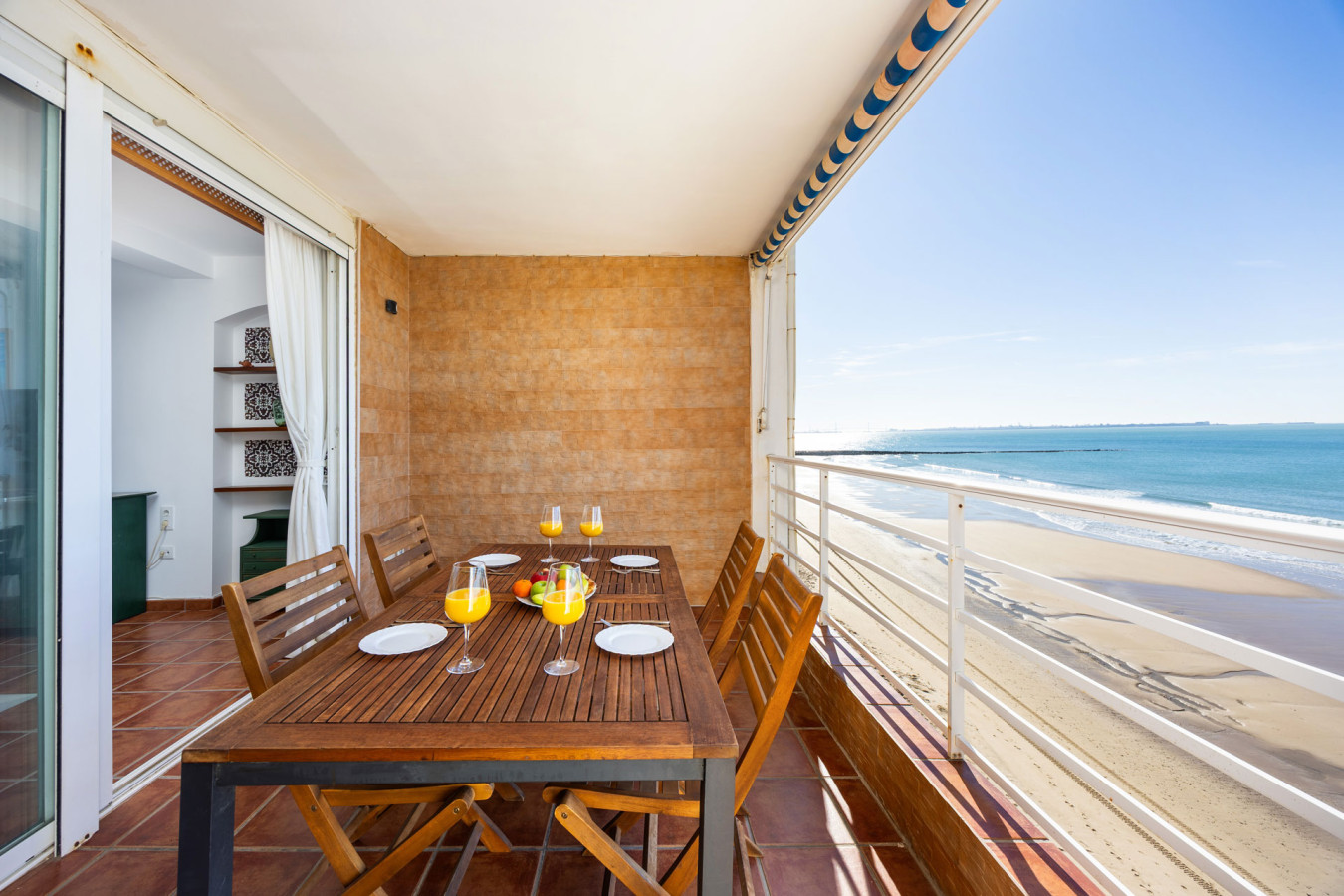 Bahia Beachfront Apartment — foto 18