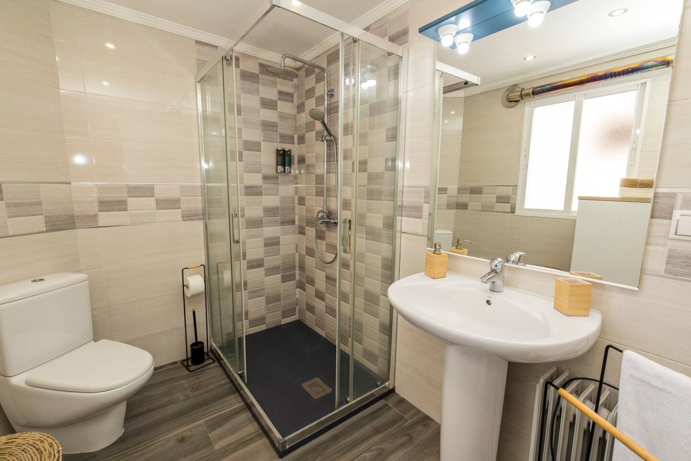 Central Bright Apartment · Beach & Rías Baixas — foto 23