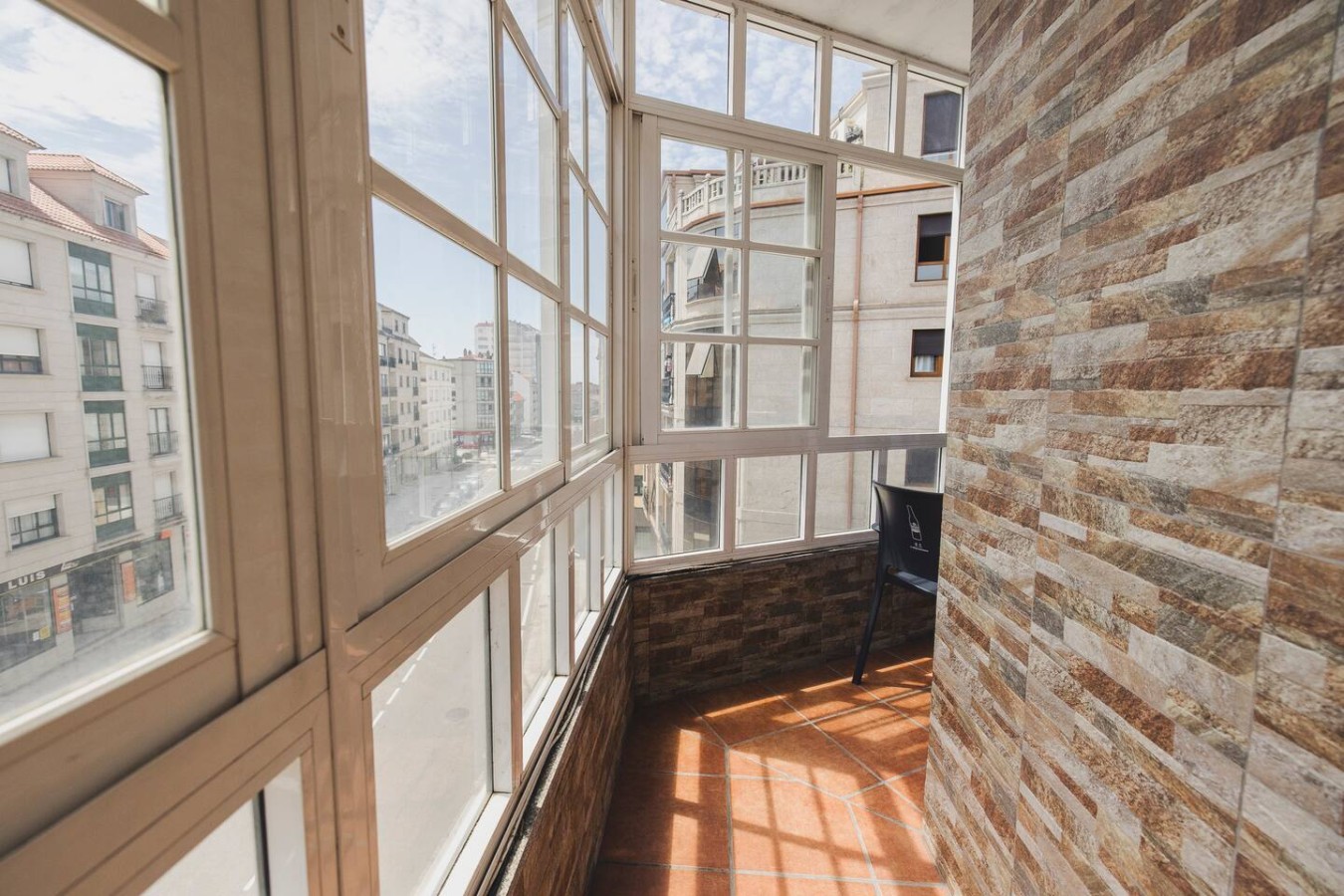 Central Bright Apartment · Beach & Rías Baixas — foto 11