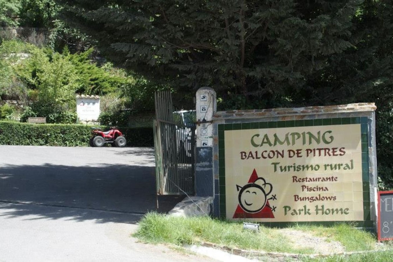 Mountain & Pool Retreat - Camping Pitres — foto 36