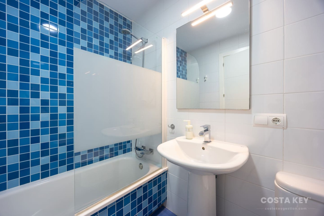 Barbate Promenade Apartment · Restaurants & Marina — foto 25