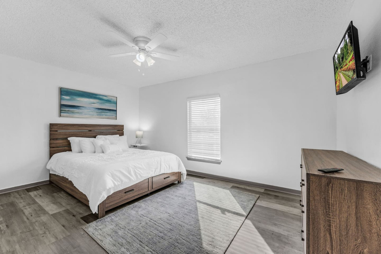 Cozy Retreat With Hair Dryer Convenience - Charming Delightful - Dallas, TX
