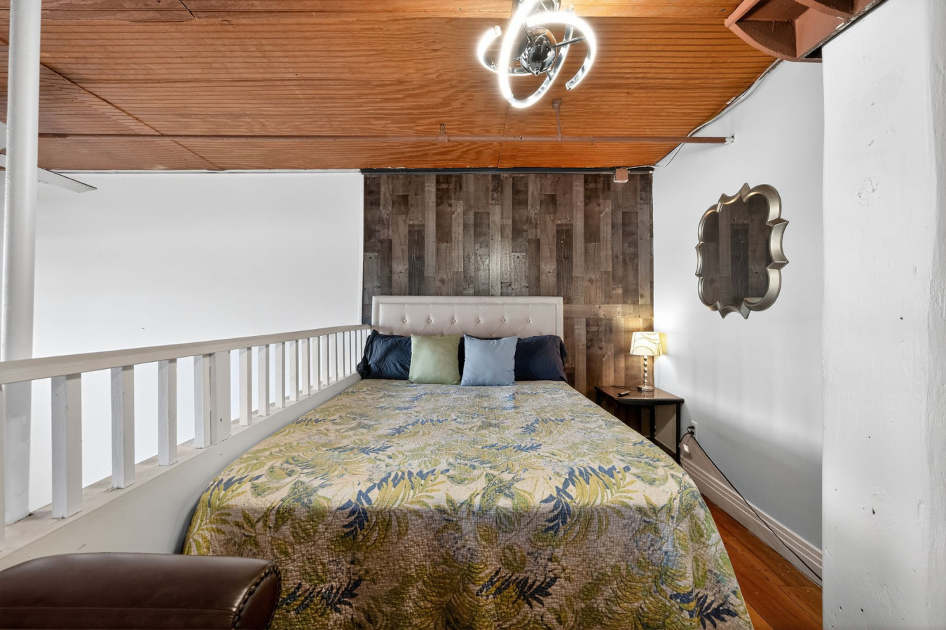Stylish Loft with Modern Amenities in Detroit 3