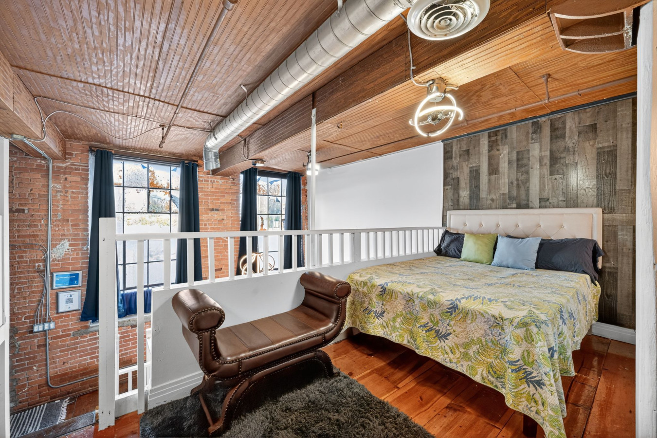 Stylish Loft with Modern Amenities in Detroit