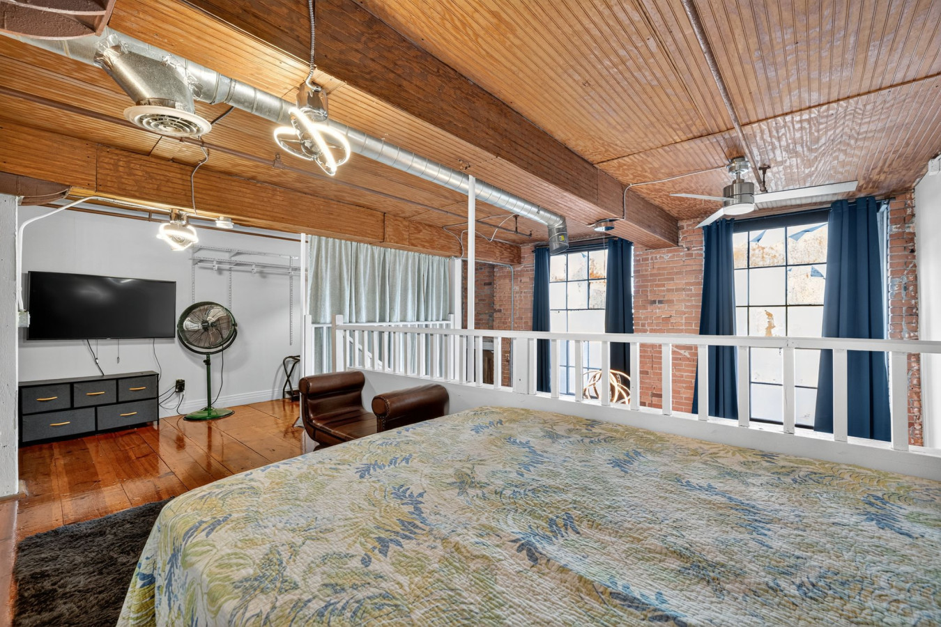 Stylish Loft with Modern Amenities in Detroit 2