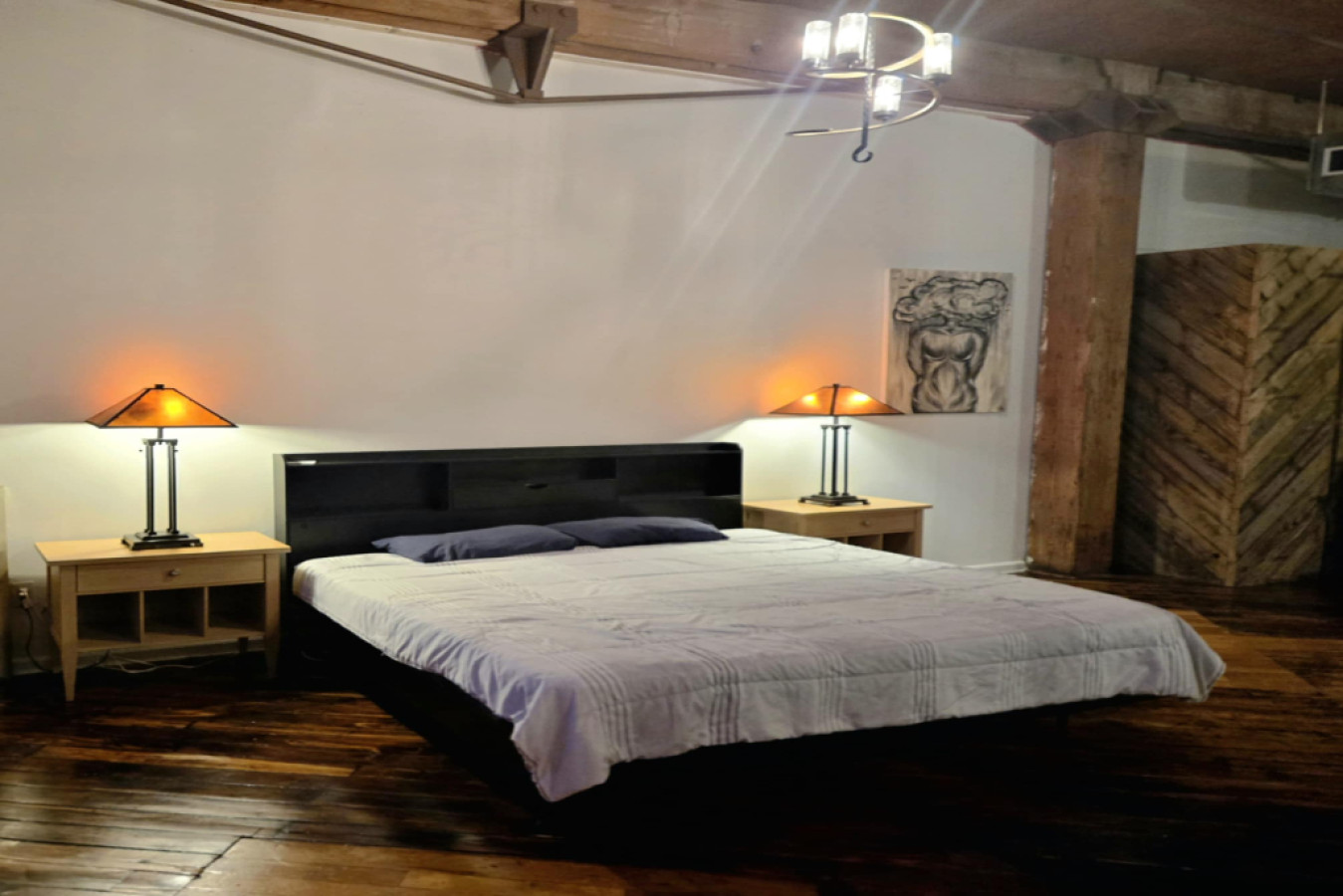 Stunning Views And Exposed Brick - Charming Studio Loft Retreat - Detroit