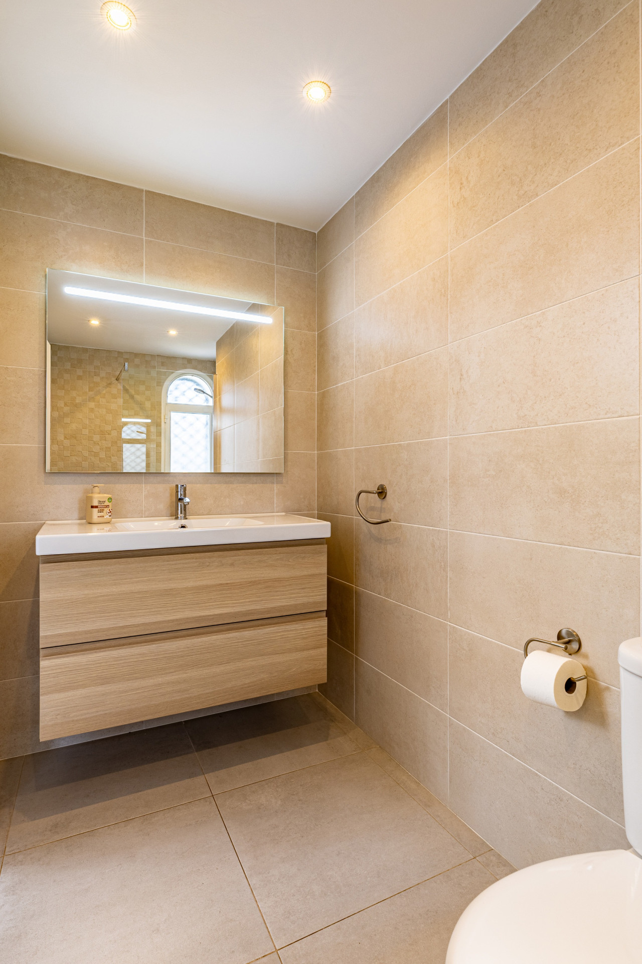 Upstairs full bathroom with walk-in shower for bedrooms 2 and 3