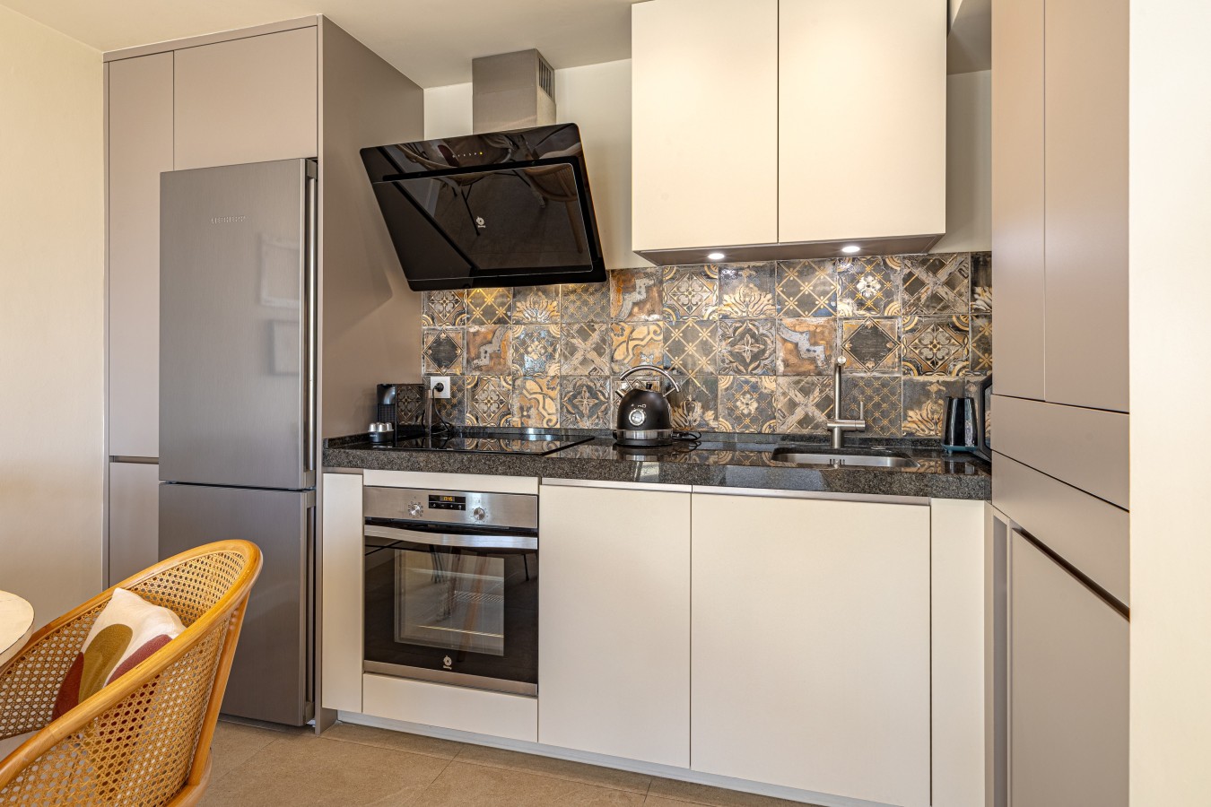 Oven, induction hob and full-size fridge freezer