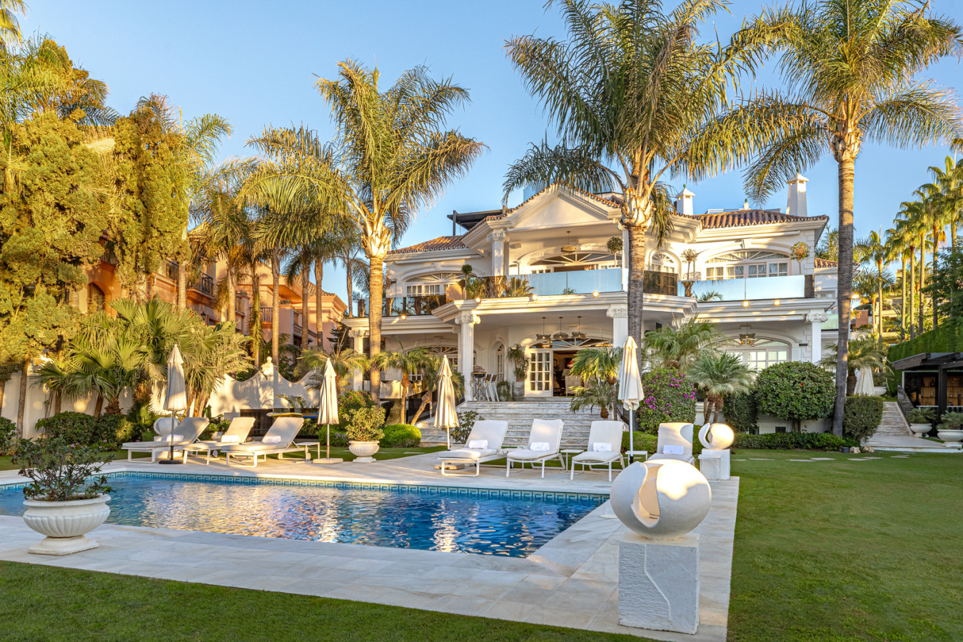 Villa El Martinete facade, pool, and garden