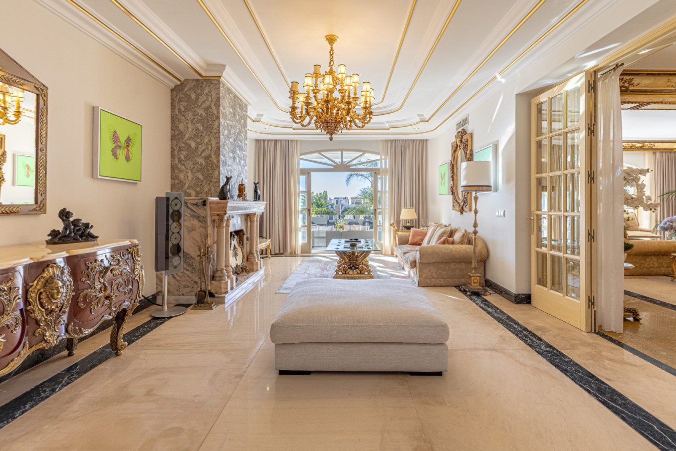 Chimney room for cosy, intimate gatherings