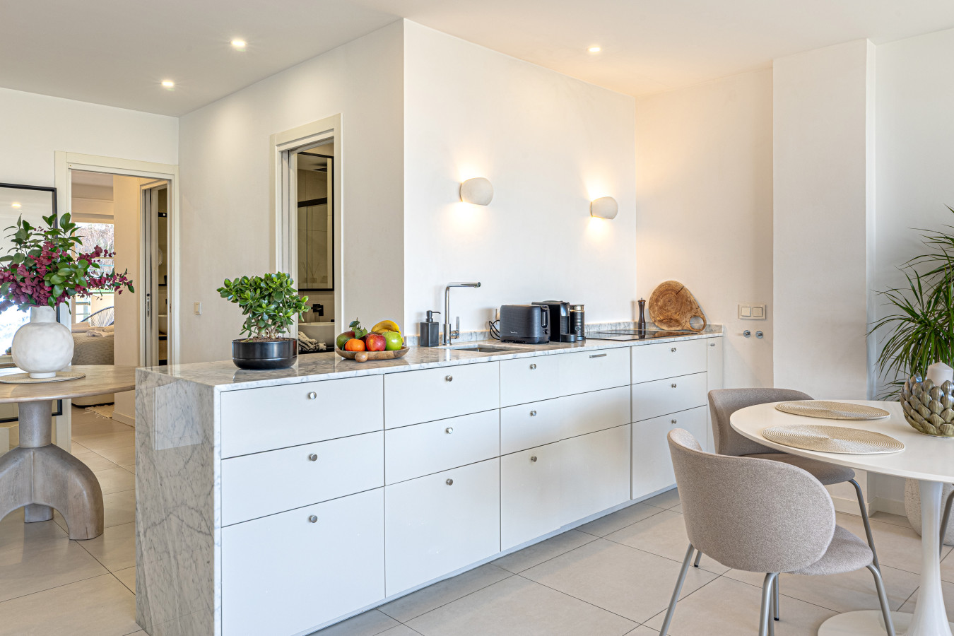Renovated kitchen with all essentials ready to cook: dishwasher, Nespresso, induction stove...