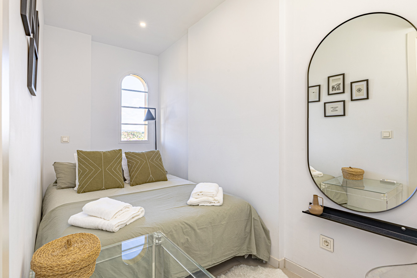 Third small bedroom with double bed